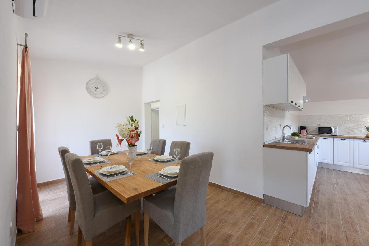 Apartman Magas With Private Pool Vinjerac Buitenkant foto