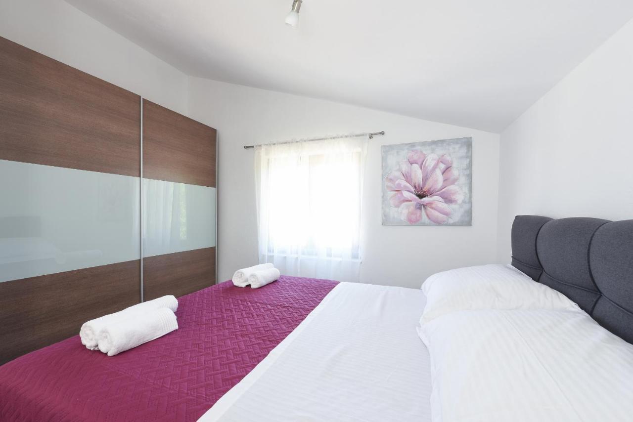 Apartman Magas With Private Pool Vinjerac Buitenkant foto