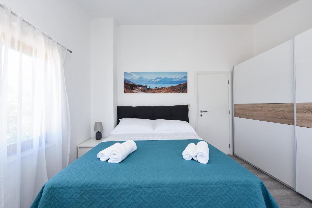 Apartman Magas With Private Pool Vinjerac Buitenkant foto